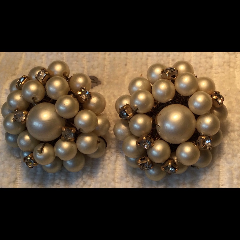 Alice Caviness Beaded Vintage Earrings Clip On 15$